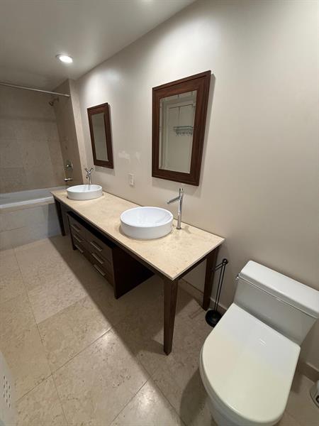 Image 12 of 42 For 465 Brickell Ave  1806