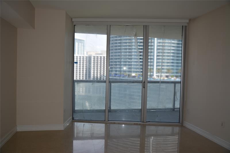 Image 20 of 42 For 465 Brickell Ave  1806