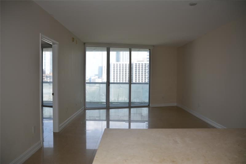 Image 25 of 42 For 465 Brickell Ave  1806