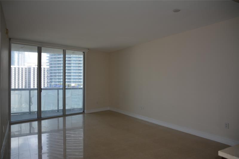 Image 26 of 42 For 465 Brickell Ave  1806