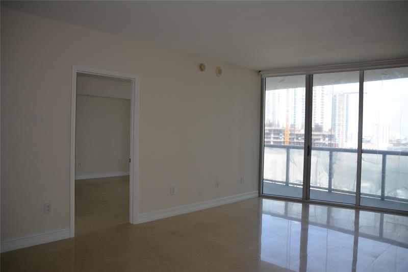 Image 27 of 42 For 465 Brickell Ave  1806