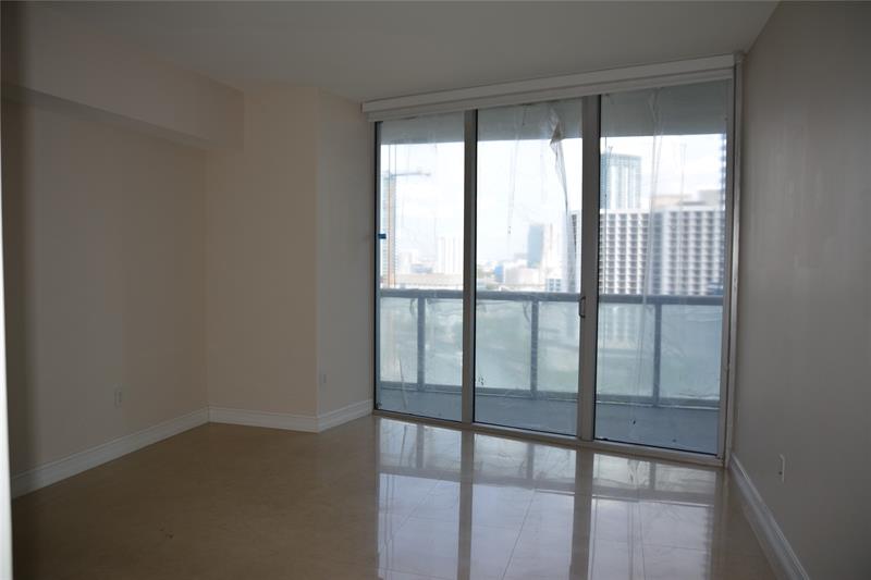 Image 29 of 42 For 465 Brickell Ave  1806