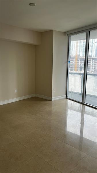 Image 31 of 42 For 465 Brickell Ave  1806