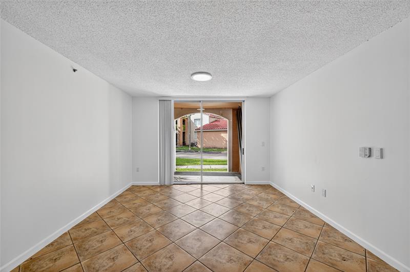 Image 28 of 32 For 2011 Renaissance Blvd  101