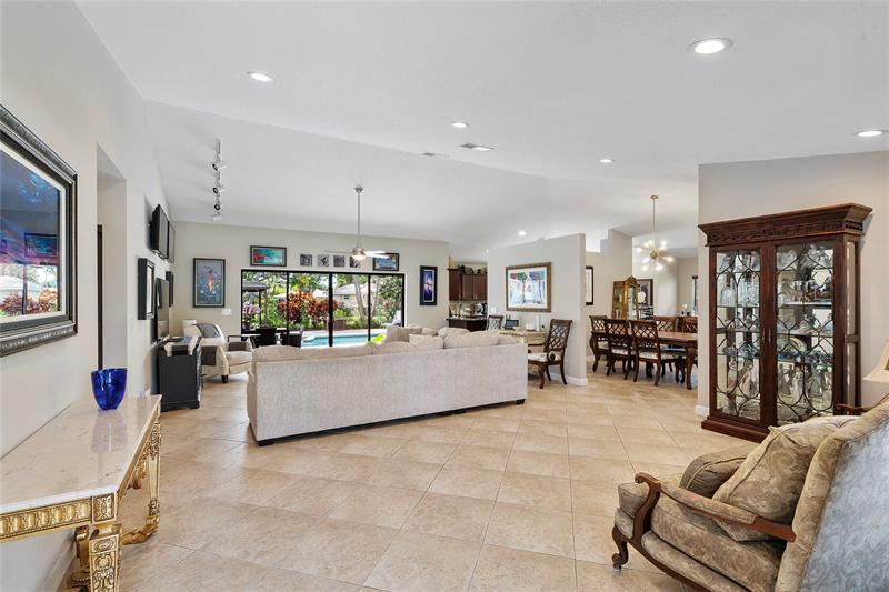 Image 14 of 56 For 6351 52nd St
