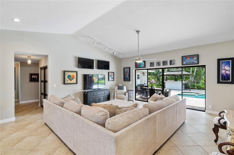 Image 16 of 56 For 6351 52nd St