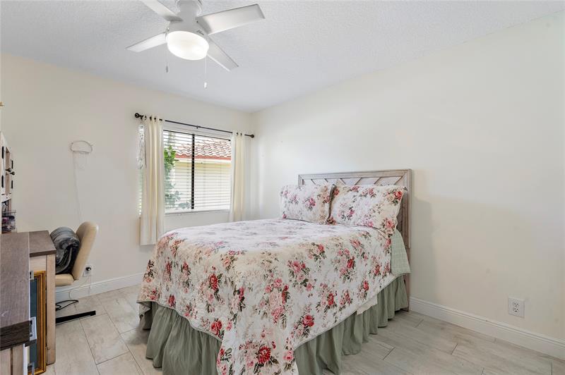 Image 31 of 56 For 6351 52nd St