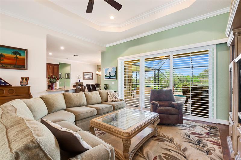 Image 10 of 42 For 593 Tres Belle Circle