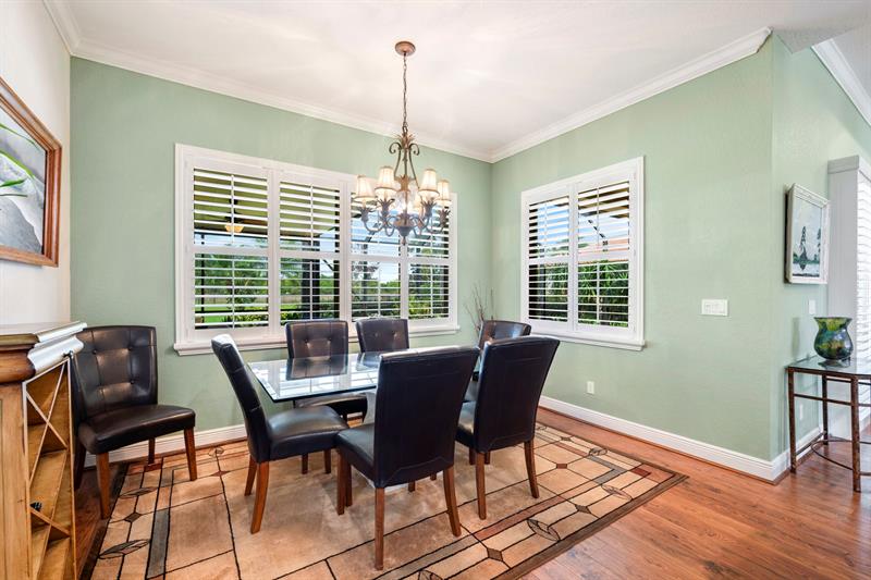 Image 17 of 42 For 593 Tres Belle Circle