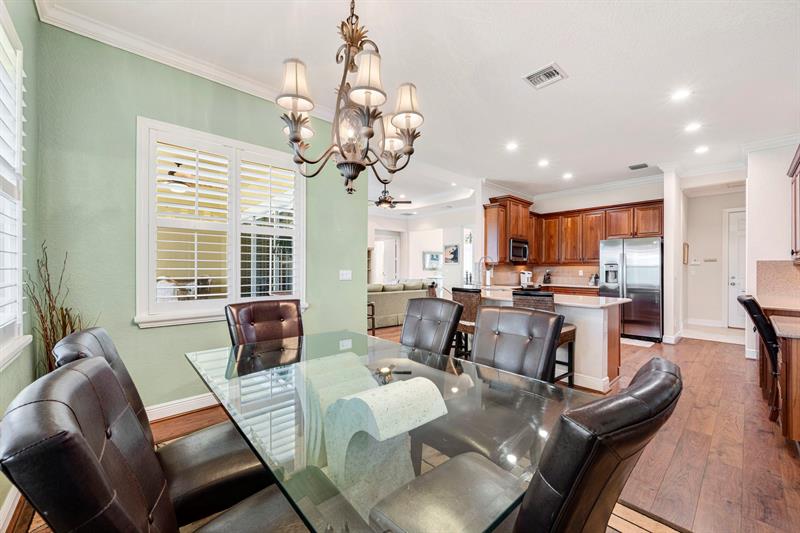 Image 18 of 42 For 593 Tres Belle Circle