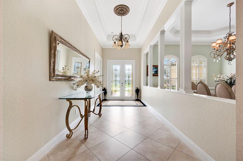 Image 6 of 42 For 593 Tres Belle Circle