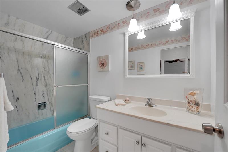 Image 23 of 45 For 3200 36th St 319