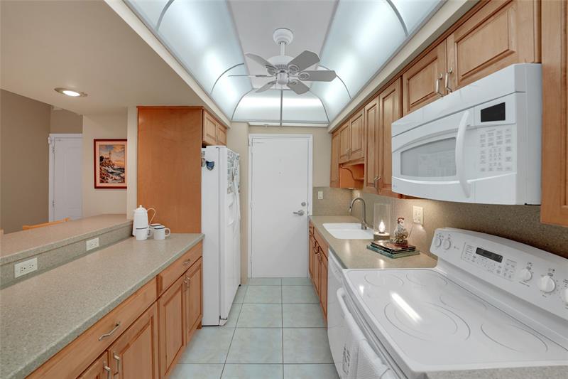 Image 8 of 45 For 3200 36th St 319