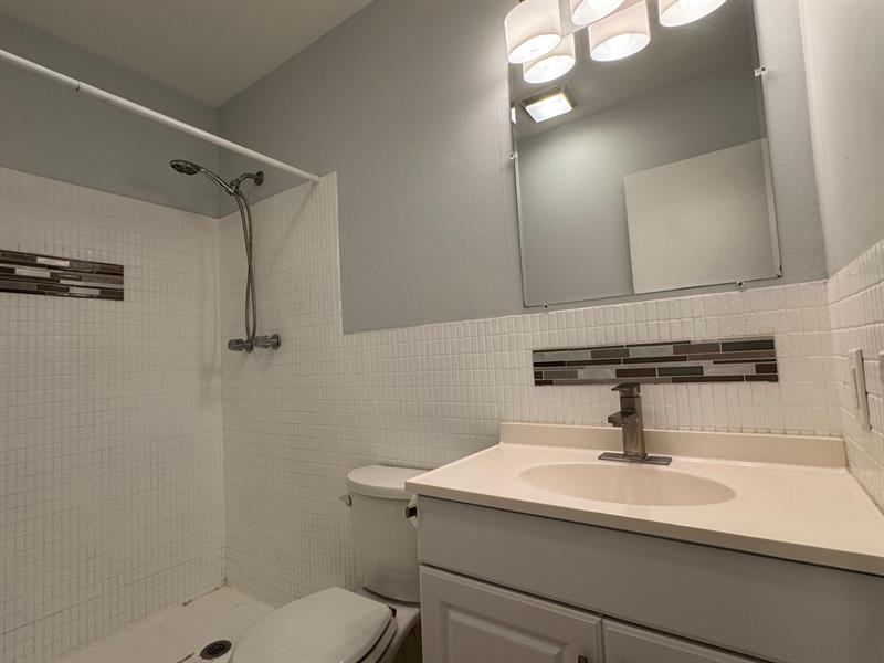 Image 13 of 19 For 5700 22nd Way  328