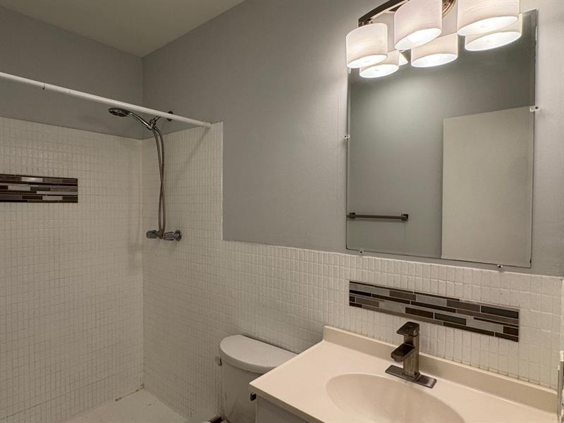 Image 14 of 19 For 5700 22nd Way  328