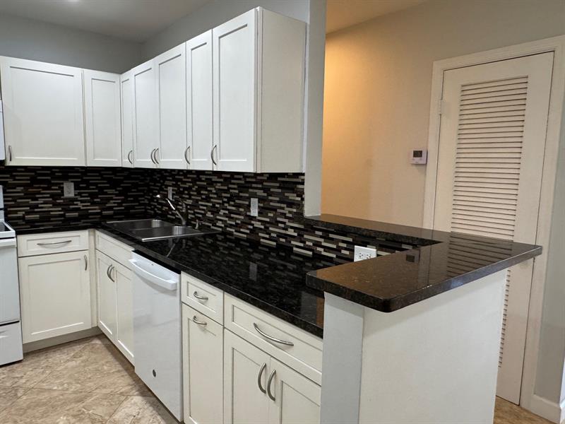 Image 3 of 19 For 5700 22nd Way  328