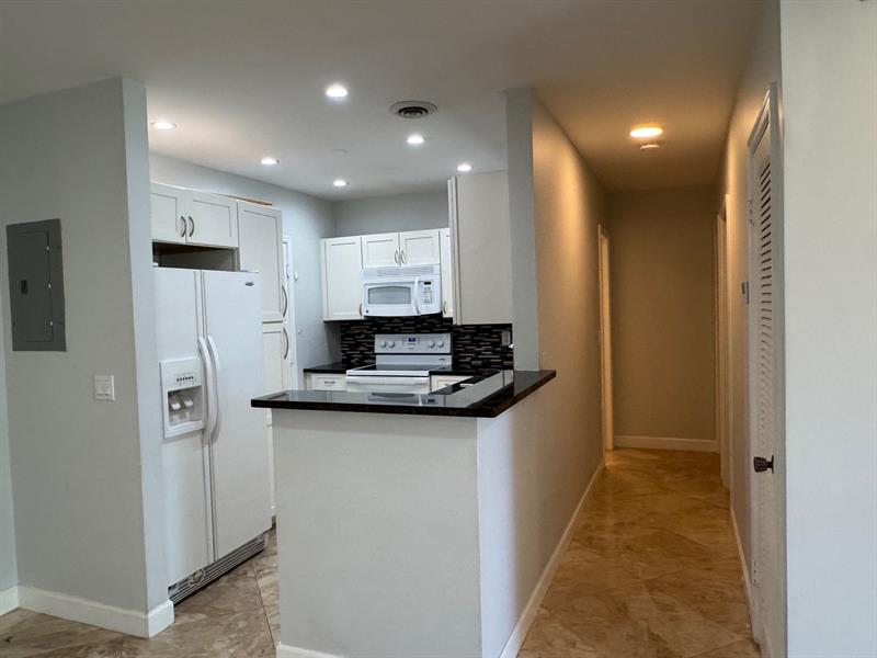 Image 5 of 19 For 5700 22nd Way  328