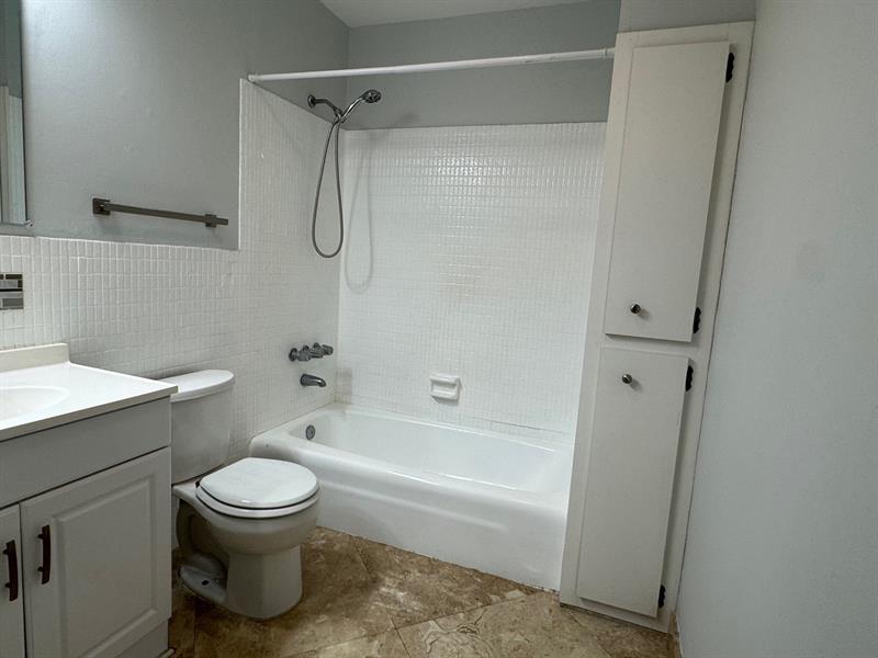 Image 9 of 19 For 5700 22nd Way  328