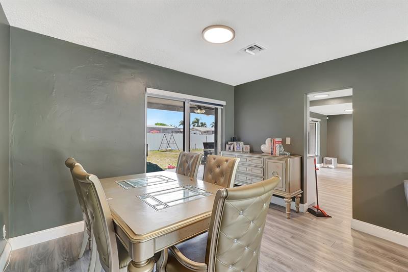 Image 11 of 23 For 4709 Washington St