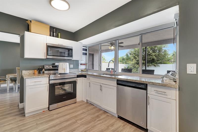 Image 14 of 23 For 4709 Washington St