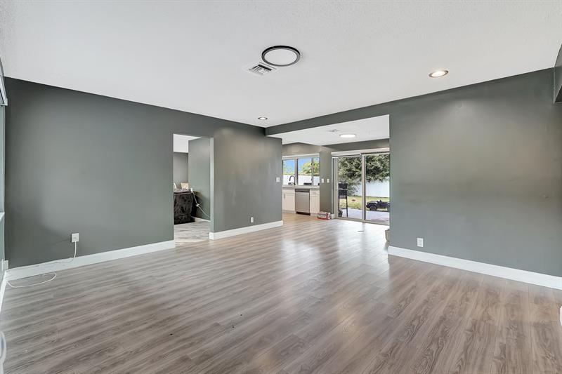 Image 18 of 23 For 4709 Washington St