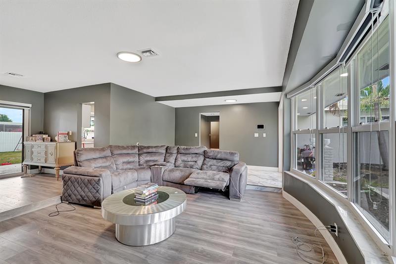 Image 2 of 23 For 4709 Washington St