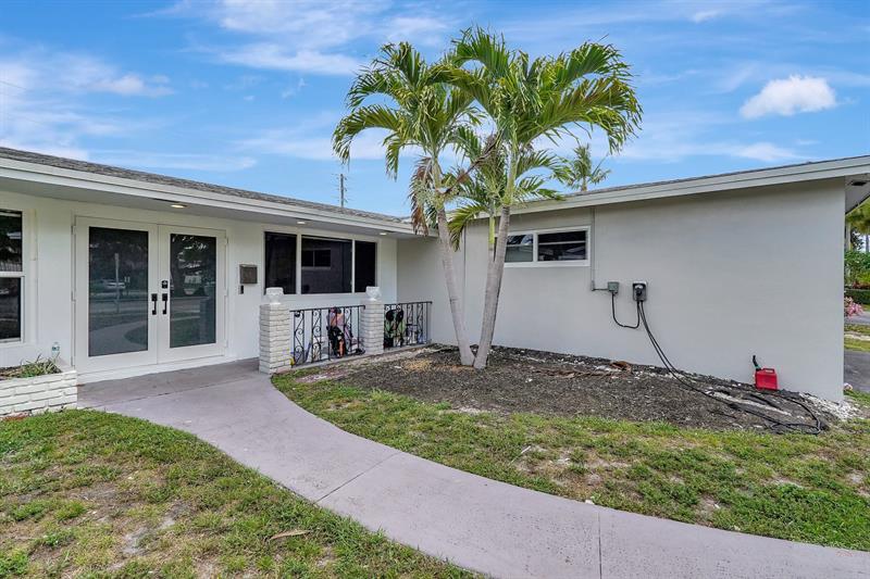 Image 4 of 23 For 4709 Washington St