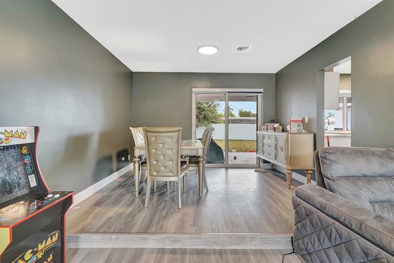 Image 8 of 23 For 4709 Washington St