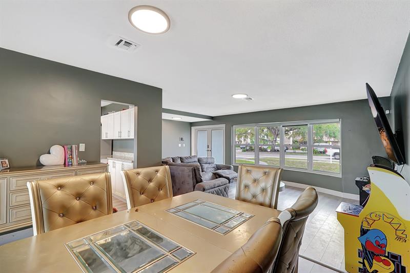 Image 9 of 23 For 4709 Washington St