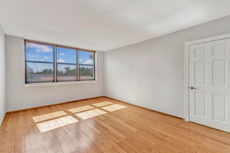 Image 12 of 36 For 3199 Ocean Dr  406