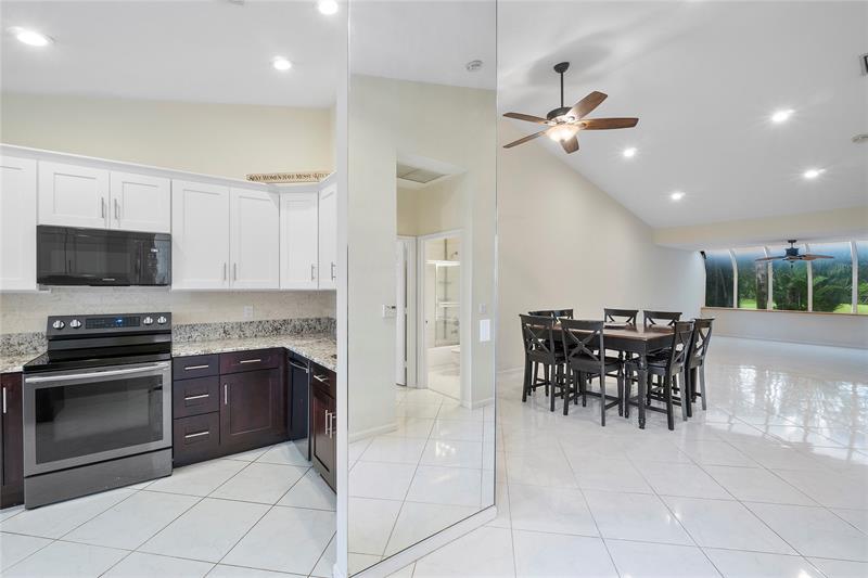 Image 9 of 32 For 22665 Meridiana Dr