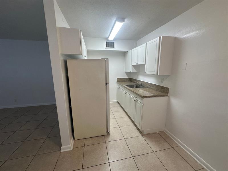 Image 5 of 10 For 8600 40th St  14