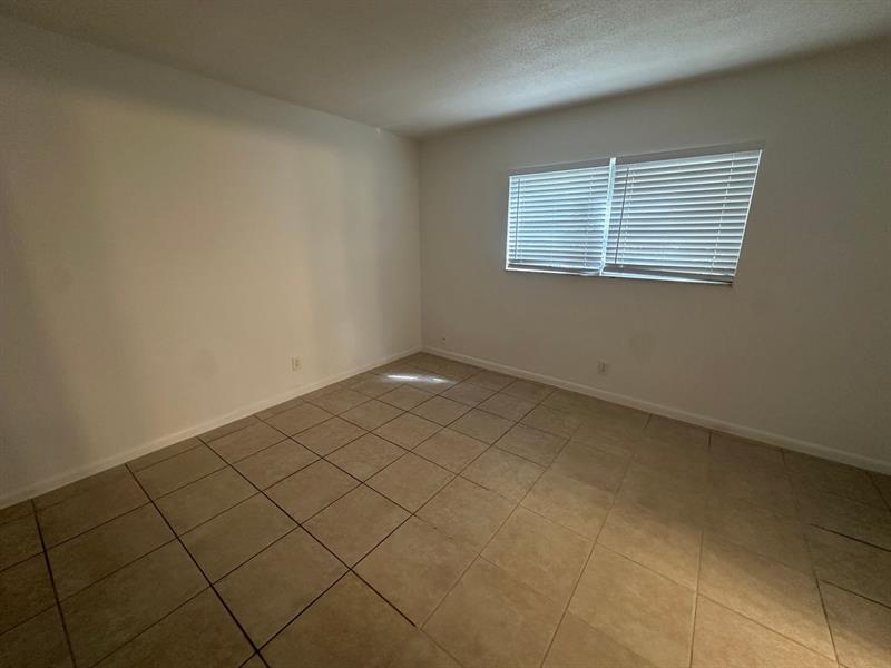Image 8 of 10 For 8600 40th St  14