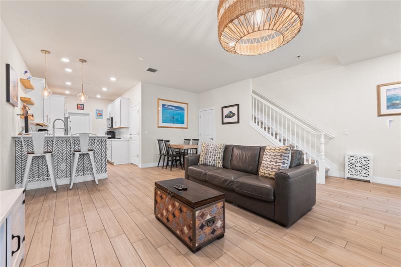 Details for 1030 Eucalyptus Dr  2, Hollywood, FL 33021