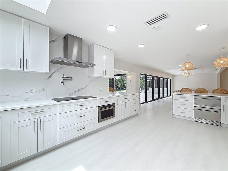 Image 18 of 66 For 5100 Pineview Cir