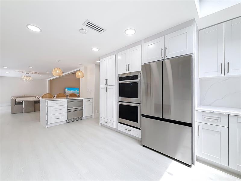 Image 20 of 66 For 5100 Pineview Cir