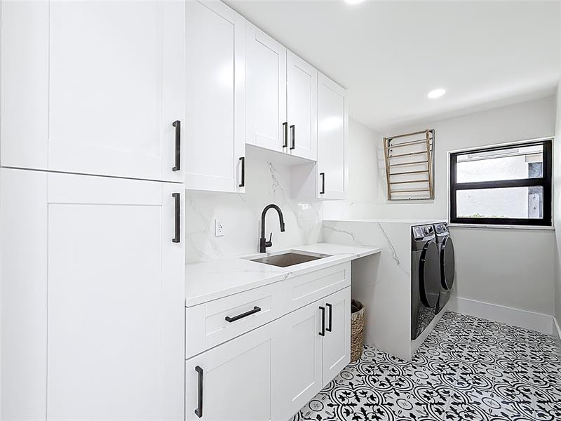 Image 25 of 66 For 5100 Pineview Cir