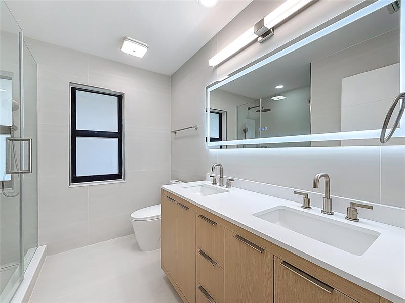 Image 37 of 66 For 5100 Pineview Cir