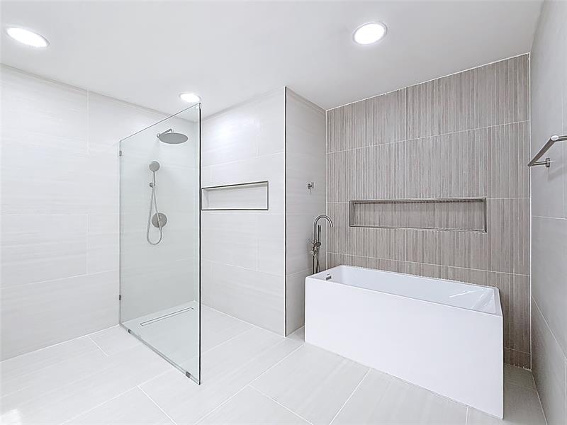 Image 47 of 66 For 5100 Pineview Cir
