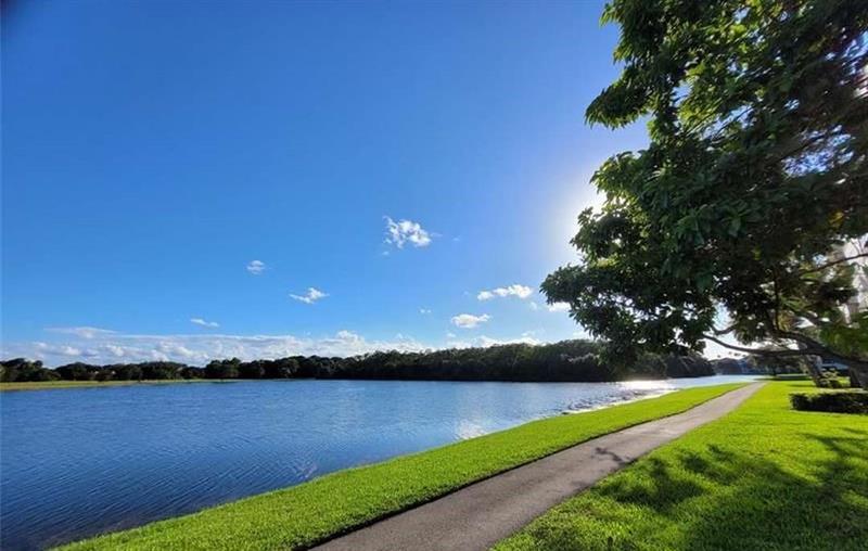 Image 15 of 39 For 2767 Carambola Cir  203