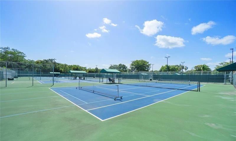 Image 24 of 39 For 2767 Carambola Cir  203