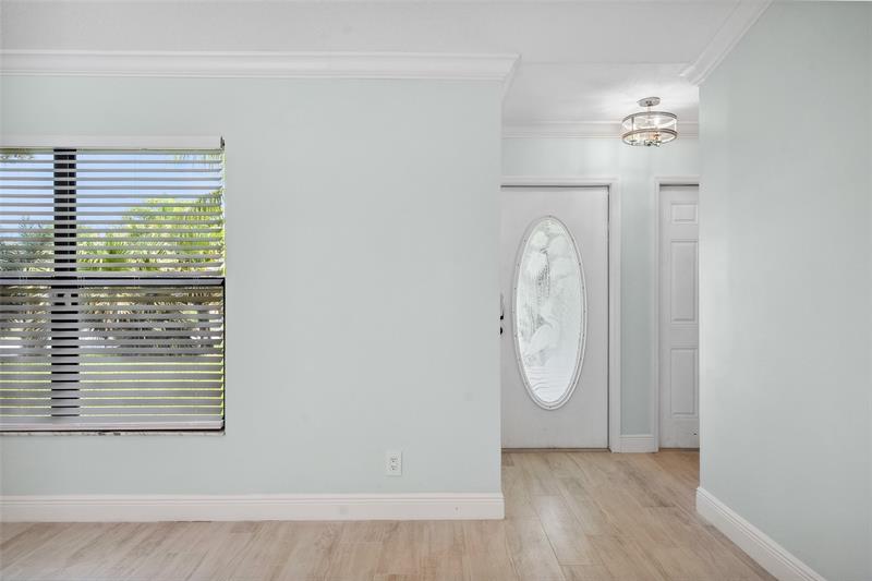 Image 5 of 22 For 6361 Phillips Bend Avenue