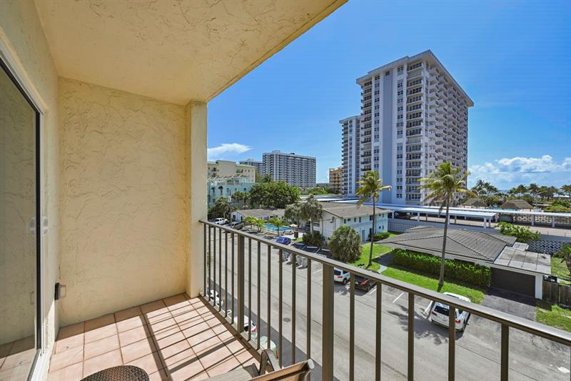 Image 10 of 29 For 400 Riverside Dr  404