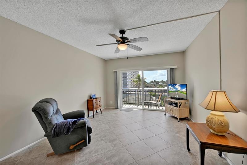 Image 16 of 29 For 400 Riverside Dr  404