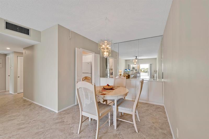 Image 8 of 29 For 400 Riverside Dr  404
