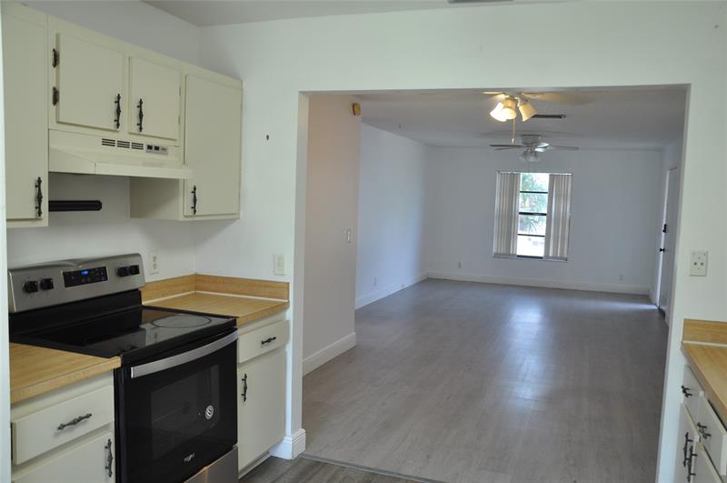Image 4 of 5 For 4306 Royal Banyan Way  C-9