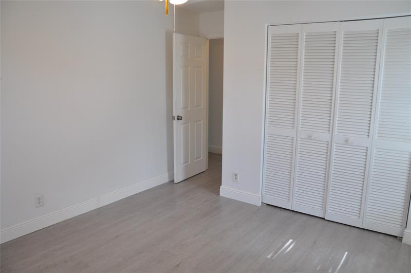 Image 5 of 5 For 4306 Royal Banyan Way  C-9