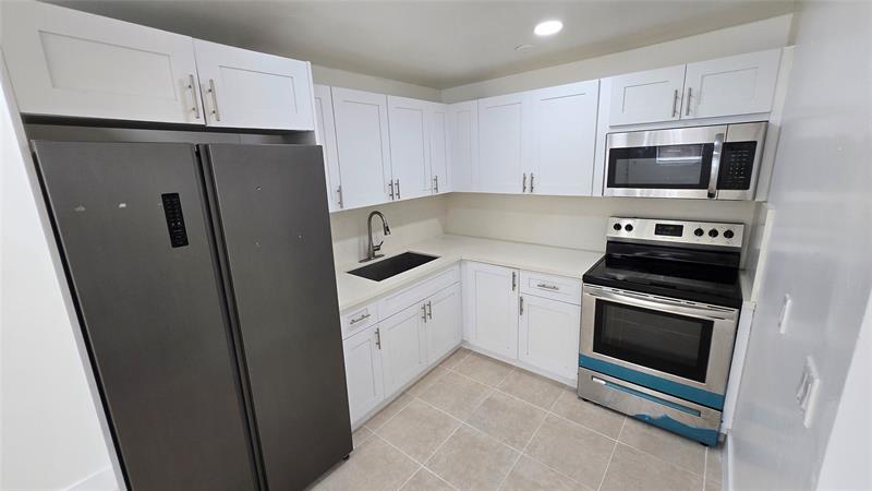 Details for 1033 3rd Ave  1, Fort Lauderdale, FL 33311