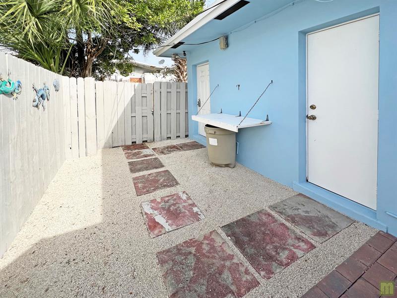 Image 21 of 24 For 2695 1st Ct  2