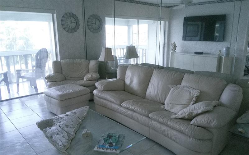 Image 4 of 27 For 460 Paradise Isle Blvd  301